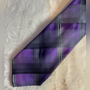 Calvin Klein Silk Tie. Gray/Purple